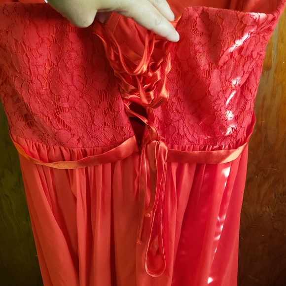 Coreset red dress - Picture 3 of 3